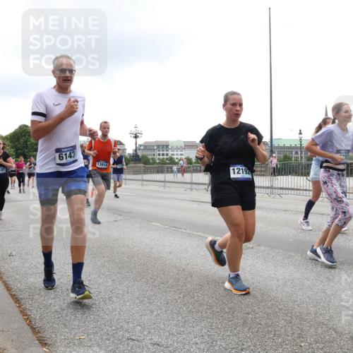 29.06.2025 - hella hamburg halbmarathon Lena Gebhardt http://msf.ph/oto/8364900 29.06.2025 10:48:33 Lombardsbrücke 2197, 6143, 13914, 12192, 1142, 1157, 1167, 1174, 1175, 1584, 1645, 2037, 2195, 2418, 2437, 2438, 2475, 2627, 2650, 2716, 2756, 2909, 2958, 3224, 3320, 3504, 3661, 3679, 3933, 4327, 4588, 5010, 5585, 5781, 5952, 6143, 7203, 7393, 7394, 7532, 7947, 7948, 8461, 8521, 8719, 8760, 8948, 9552, 9775, 9787, 9921, 10059, 10145, 10204, 10366, 10524, 10654, 10656, 11364, 11365, 11742, 11781, 13814, 13845, 15715, 16498, 16499, 16701 meine-sportfotos.de