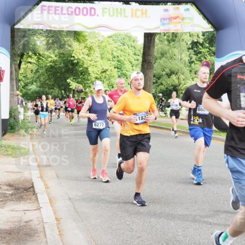 29.06.2025 - hella hamburg halbmarathon MichiJ http://msf.ph/oto/8364906 29.06.2025 10:43:40 Zwischen KM18-KM19 1130, 1485, 6272, 6399, 7659, 8669, 8825, 11832, 12014, 12196, 12585, 13465, 14139, 15090, 15125, 15431, 15712, 17268, 17665 meine-sportfotos.de