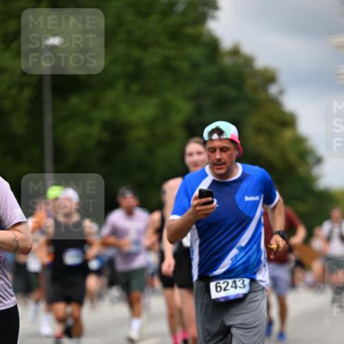 29.06.2025 - hella hamburg halbmarathon Dr. Thomas Lammeyer http://msf.ph/oto/8364963 29.06.2025 10:41:41 Kennedybrücke 1022, 1118, 1276, 1337, 1339, 1799, 1819, 2016, 2031, 2104, 2199, 2272, 2480, 3230, 3873, 4347, 4442, 4618, 4733, 4762, 5146, 5224, 5640, 5940, 6243, 6584, 6821, 7085, 7124, 7544, 8499, 8758, 8843, 8985, 9054, 9055, 9288, 10024, 10159, 10476, 10762, 10798, 10836, 10919, 10931 meine-sportfotos.de