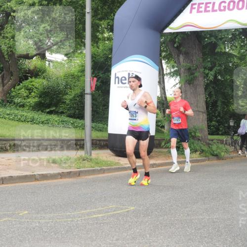 29.06.2025 - hella hamburg halbmarathon KatJ http://msf.ph/oto/8364999 29.06.2025 10:22:55 Zwischen KM18-KM19 1053, 2243, 4246 meine-sportfotos.de