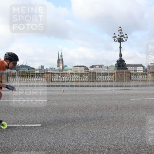 29.06.2025 - hella hamburg halbmarathon Lena Gebhardt http://msf.ph/oto/8365041 29.06.2025 08:48:46 Lombardsbrücke 368 meine-sportfotos.de