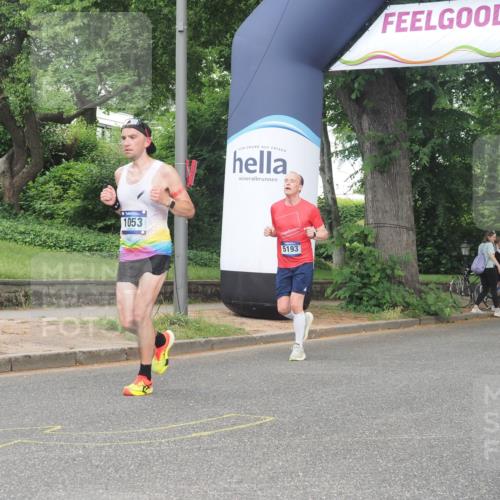 29.06.2025 - hella hamburg halbmarathon KatJ http://msf.ph/oto/8365052 29.06.2025 10:22:56 Zwischen KM18-KM19 1053, 2243, 4246, 5193 meine-sportfotos.de