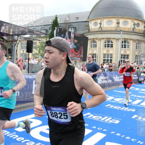 29.06.2025 - hella hamburg halbmarathon Michael Strokosch http://msf.ph/oto/8365109 29.06.2025 10:56:52 Ziel 1955, 2378, 2741, 3836, 5418, 6835, 7716, 8825, 8996, 13816, 14369, 14461, 15134, 15431, 16008, 16009, 16679, 17133, 18634 meine-sportfotos.de
