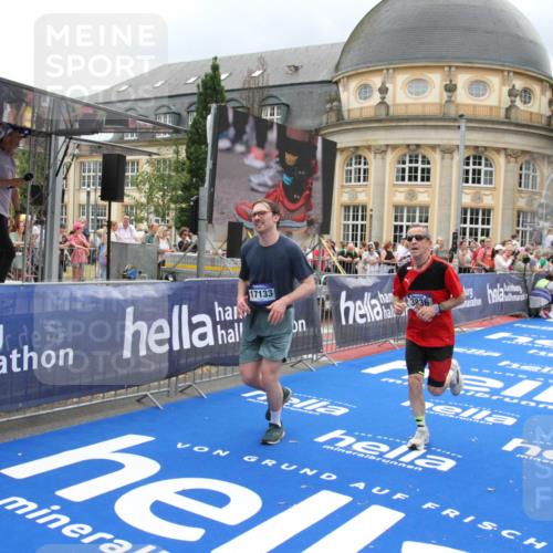 29.06.2025 - hella hamburg halbmarathon Michael Strokosch http://msf.ph/oto/8365126 29.06.2025 10:56:52 Ziel 1955, 2378, 2741, 3836, 5418, 6835, 7716, 8825, 8996, 13816, 14369, 14461, 15134, 15431, 16008, 16009, 16679, 17133, 18634 meine-sportfotos.de