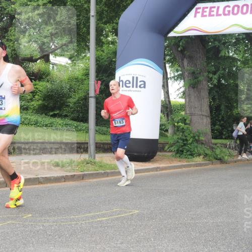 29.06.2025 - hella hamburg halbmarathon KatJ http://msf.ph/oto/8365140 29.06.2025 10:22:56 Zwischen KM18-KM19 1053, 2243, 4246, 5193 meine-sportfotos.de