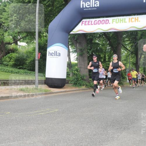 29.06.2025 - hella hamburg halbmarathon KatJ http://msf.ph/oto/8365155 29.06.2025 10:22:57 Zwischen KM18-KM19 1053, 2243, 4246, 5193 meine-sportfotos.de