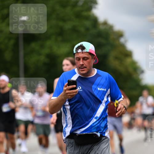 29.06.2025 - hella hamburg halbmarathon Dr. Thomas Lammeyer http://msf.ph/oto/8365161 29.06.2025 10:41:42 Kennedybrücke 1022, 1276, 1337, 1339, 1799, 1819, 2016, 2031, 2104, 2199, 2272, 2480, 3230, 4347, 4442, 4618, 4733, 4762, 5146, 5224, 5522, 5523, 5640, 5940, 6243, 6584, 6821, 7085, 7124, 7544, 8499, 8758, 8843, 8985, 9054, 9055, 9288, 10159, 10476, 10762, 10798, 10836, 10919, 10931 meine-sportfotos.de