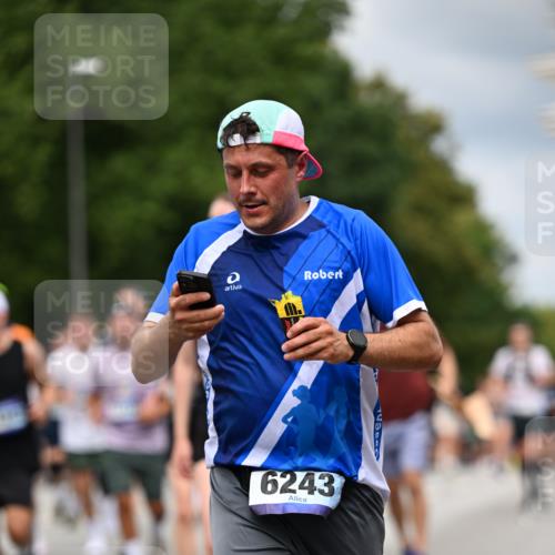 29.06.2025 - hella hamburg halbmarathon Dr. Thomas Lammeyer http://msf.ph/oto/8365187 29.06.2025 10:41:42 Kennedybrücke 1022, 1276, 1337, 1339, 1799, 1819, 2016, 2031, 2104, 2199, 2272, 2480, 3230, 4347, 4442, 4618, 4733, 4762, 5146, 5224, 5522, 5523, 5640, 5940, 6243, 6584, 6821, 7085, 7124, 7544, 8499, 8758, 8843, 8985, 9054, 9055, 9288, 10159, 10476, 10762, 10798, 10836, 10919, 10931 meine-sportfotos.de