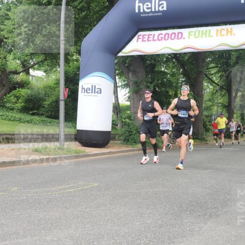 29.06.2025 - hella hamburg halbmarathon KatJ http://msf.ph/oto/8365191 29.06.2025 10:22:57 Zwischen KM18-KM19 1053, 2243, 4246, 5193 meine-sportfotos.de