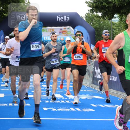 29.06.2025 - hella hamburg halbmarathon Strokosch-Dieckow http://msf.ph/oto/8365228 29.06.2025 10:50:32 Ziel 1399, 1750, 3414, 4127, 4346, 5447, 6282, 6662, 7397, 7583, 7786, 8153, 8576, 9057, 11214, 11455, 12624, 13808, 13812, 13875, 14626, 15519, 15803, 16291, 16806, 17179, 17247, 17319, 18006, 18394, 18413 meine-sportfotos.de