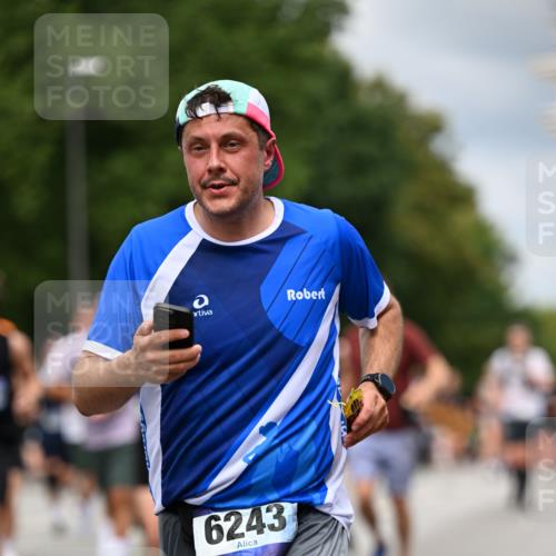 29.06.2025 - hella hamburg halbmarathon Dr. Thomas Lammeyer http://msf.ph/oto/8365232 29.06.2025 10:41:43 Kennedybrücke 1276, 1337, 1339, 1799, 1819, 2016, 2031, 2104, 2199, 2272, 2480, 2853, 4347, 4442, 4618, 4733, 4762, 5146, 5224, 5522, 5523, 5640, 5940, 6243, 6584, 6821, 7085, 7124, 7544, 8499, 8758, 8843, 8985, 9054, 9055, 9288, 10159, 10476, 10762, 10798, 10836, 10919 meine-sportfotos.de