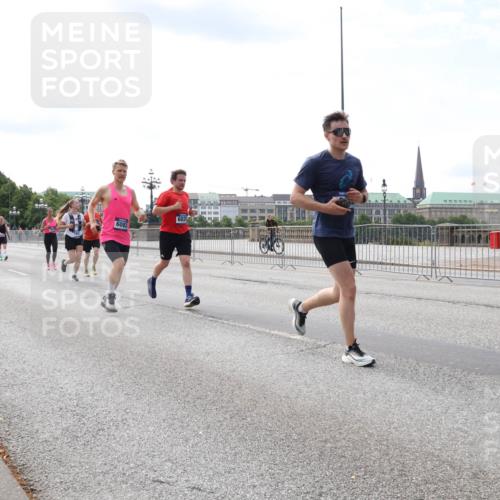 29.06.2025 - hella hamburg halbmarathon Lena Gebhardt http://msf.ph/oto/8365239 29.06.2025 10:14:27 Lombardsbrücke 8892, 6083, 602, 1194, 1406, 1728, 1890, 2494, 2990, 3020, 3154, 3756, 3834, 3939, 4032, 4962, 5191, 5670, 5981, 6028, 6083, 6089, 6287, 6366, 7209, 7442, 7802, 7840, 7991, 8001, 8057, 8147, 8409, 8755, 8892, 9556, 9663, 9709, 9845, 9886, 10224, 10610, 11987, 12467, 12938, 13237, 13285, 13788, 14488, 15840, 16126, 17439, 18041, 18236, 18239 meine-sportfotos.de