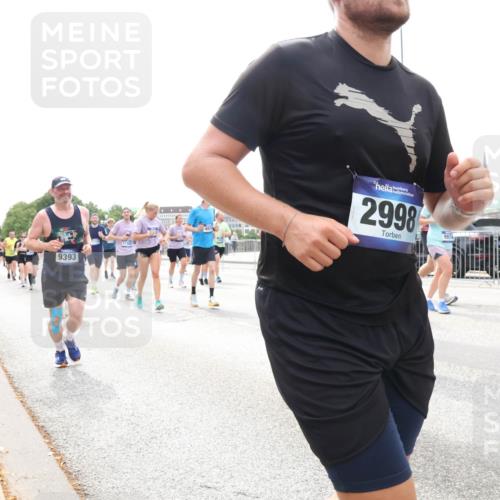 29.06.2025 - hella hamburg halbmarathon Lena Gebhardt http://msf.ph/oto/8365296 29.06.2025 10:39:25 Lombardsbrücke 9393, 11382, 2998, 1760, 1856, 1883, 2092, 2524, 2534, 2571, 2574, 2578, 2843, 2893, 2976, 2998, 3275, 3353, 3727, 3745, 4410, 4523, 4603, 4609, 4659, 4855, 4882, 5045, 5701, 6062, 6112, 6321, 6342, 6343, 6427, 6428, 6611, 6719, 6726, 6748, 7053, 7125, 7199, 7341, 7501, 7506, 7524, 7589, 7684, 7815, 8203, 8243, 8457, 8783, 8995, 9393, 9420, 9446, 9569, 9698, 9747, 9777, 9974, 9977, 10001, 10072, 10315, 10512, 10516, 13060 meine-sportfotos.de