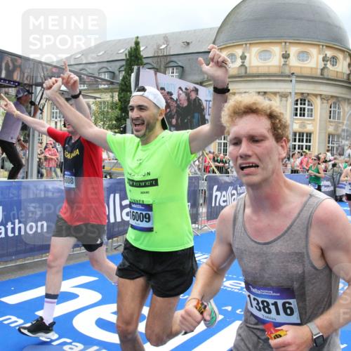 29.06.2025 - hella hamburg halbmarathon Michael Strokosch http://msf.ph/oto/8365313 29.06.2025 10:56:56 Ziel 1955, 2282, 2378, 2741, 2759, 5418, 6835, 7716, 11043, 13816, 15097, 16008, 16009, 16620, 16679 meine-sportfotos.de