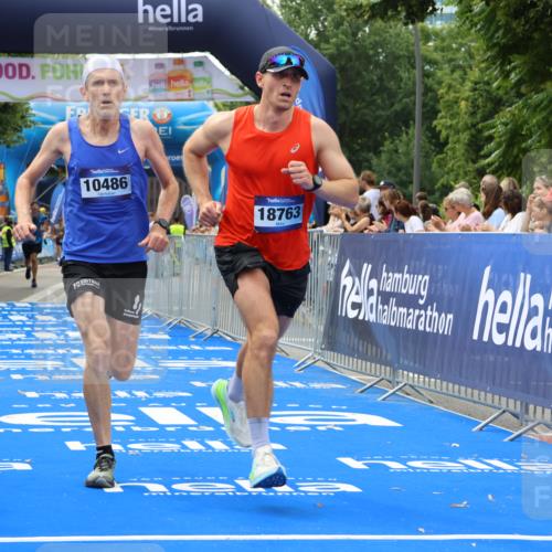29.06.2025 - hella hamburg halbmarathon Strokosch-Dieckow http://msf.ph/oto/8365329 29.06.2025 10:28:49 Ziel 1827, 2604, 10486, 17428, 18763 meine-sportfotos.de