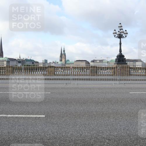 29.06.2025 - hella hamburg halbmarathon Lena Gebhardt http://msf.ph/oto/8365340 29.06.2025 08:48:59 Lombardsbrücke  meine-sportfotos.de