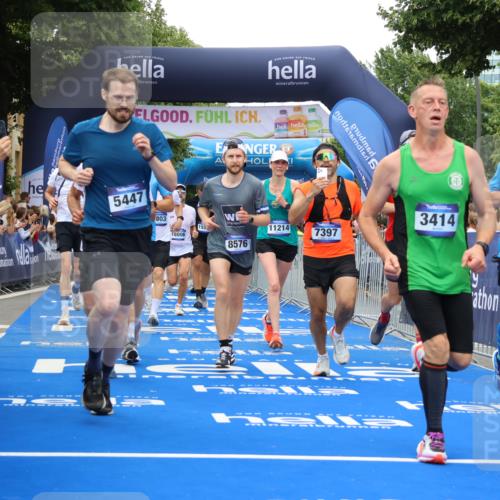 29.06.2025 - hella hamburg halbmarathon Strokosch-Dieckow http://msf.ph/oto/8365449 29.06.2025 10:50:31 Ziel 1399, 1750, 3414, 4127, 4346, 5447, 6282, 6662, 6795, 7397, 7583, 7786, 8153, 8576, 9057, 11214, 11455, 12624, 13808, 13812, 13875, 14626, 15519, 15803, 16291, 16806, 17179, 17247, 17319, 18006, 18394, 18413 meine-sportfotos.de