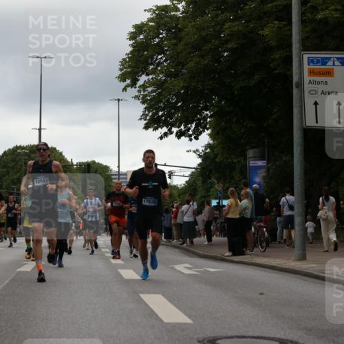 29.06.2025 - hella hamburg halbmarathon Yannick Fuchs http://msf.ph/oto/8365454 29.06.2025 10:53:22 20KM 2006, 2348, 2584, 2957, 2978, 3114, 3181, 3279, 3425, 3983, 4088, 4592, 4796, 5885, 6087, 6202, 6220, 6438, 7031, 7223, 7287, 8290, 10036, 10488, 10587, 10759, 10896, 10943, 11018, 11935, 11938, 12206, 12261, 12564, 12633, 12736, 12779, 12862, 13583, 13761, 14567, 14732, 14902, 14928, 14965, 15232, 15240, 15284, 15785, 16227, 16341, 16754, 16910, 16915, 16980, 17176, 17304, 17503, 17630, 18153, 18327, 18467, 18485, 18716, 18855, 19015, 19160 meine-sportfotos.de