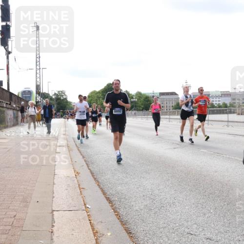29.06.2025 - hella hamburg halbmarathon Lena Gebhardt http://msf.ph/oto/8365463 29.06.2025 10:14:28 Lombardsbrücke 8892, 1194, 1406, 1728, 1890, 2494, 2990, 3020, 3154, 3756, 3834, 3939, 4032, 4962, 5191, 5670, 5981, 6028, 6083, 6089, 6287, 6366, 6935, 7209, 7442, 7802, 7840, 7991, 8001, 8057, 8147, 8409, 8755, 8892, 9556, 9663, 9709, 9845, 9886, 10224, 10610, 11987, 12467, 12938, 13237, 13285, 13788, 14488, 15840, 16126, 17439, 18041, 18236, 18239 meine-sportfotos.de
