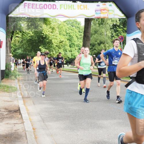 29.06.2025 - hella hamburg halbmarathon MichiJ http://msf.ph/oto/8365470 29.06.2025 10:43:46 Zwischen KM18-KM19 1583, 4167, 5033, 7659, 7716, 8652, 11212, 11612, 11832, 13465, 15097, 15527, 15712, 18501 meine-sportfotos.de