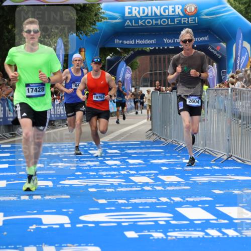 29.06.2025 - hella hamburg halbmarathon Strokosch-Dieckow http://msf.ph/oto/8365482 29.06.2025 10:28:45 Ziel 1953, 2604, 3968, 6090, 10486, 15655, 17428, 18763 meine-sportfotos.de