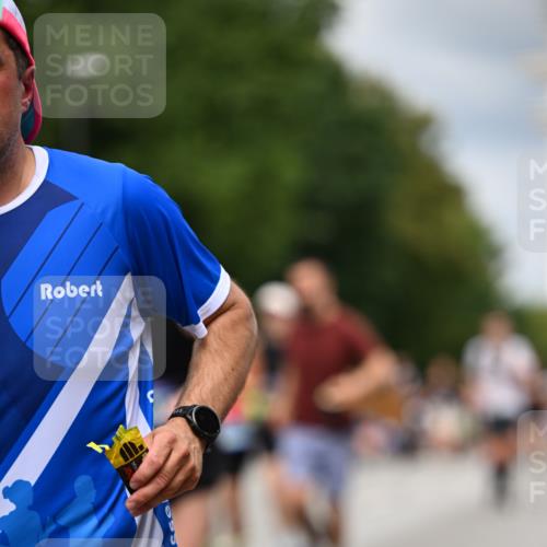 29.06.2025 - hella hamburg halbmarathon Dr. Thomas Lammeyer http://msf.ph/oto/8365498 29.06.2025 10:41:43 Kennedybrücke 1276, 1337, 1339, 1799, 1819, 2016, 2031, 2104, 2199, 2272, 2480, 2853, 4347, 4442, 4618, 4733, 4762, 5146, 5224, 5522, 5523, 5640, 5940, 6243, 6584, 6821, 7085, 7124, 7544, 8499, 8758, 8843, 8985, 9054, 9055, 9288, 10159, 10476, 10762, 10798, 10836, 10919 meine-sportfotos.de
