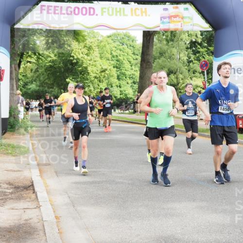 29.06.2025 - hella hamburg halbmarathon MichiJ http://msf.ph/oto/8365504 29.06.2025 10:43:46 Zwischen KM18-KM19 1583, 4167, 5033, 7659, 7716, 8652, 11212, 11612, 11832, 13465, 15097, 15527, 15712, 18501 meine-sportfotos.de