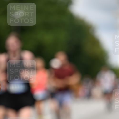 29.06.2025 - hella hamburg halbmarathon Dr. Thomas Lammeyer http://msf.ph/oto/8365556 29.06.2025 10:41:44 Kennedybrücke 1276, 1337, 1339, 1799, 1819, 2016, 2031, 2104, 2199, 2272, 2480, 2853, 4347, 4442, 4618, 4733, 4762, 5146, 5522, 5523, 5640, 5940, 6243, 6584, 6821, 7085, 7124, 7544, 8499, 8758, 8811, 8843, 8985, 9054, 9055, 9288, 10159, 10476, 10762, 10798, 10836, 10919 meine-sportfotos.de