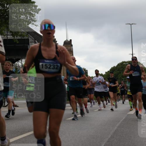 29.06.2025 - hella hamburg halbmarathon Yannick Fuchs http://msf.ph/oto/8365626 29.06.2025 10:53:22 20KM 2006, 2348, 2584, 2957, 2978, 3114, 3181, 3279, 3425, 3983, 4088, 4592, 4796, 5885, 6087, 6202, 6220, 6438, 7031, 7223, 7287, 8290, 10036, 10488, 10587, 10759, 10896, 10943, 11018, 11935, 11938, 12206, 12261, 12564, 12633, 12736, 12779, 12862, 13583, 13761, 14567, 14732, 14902, 14928, 14965, 15232, 15240, 15284, 15785, 16227, 16341, 16754, 16910, 16915, 16980, 17176, 17304, 17503, 17630, 18153, 18327, 18467, 18485, 18716, 18855, 19015, 19160 meine-sportfotos.de