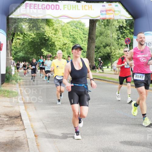 29.06.2025 - hella hamburg halbmarathon MichiJ http://msf.ph/oto/8365633 29.06.2025 10:43:48 Zwischen KM18-KM19 1583, 3836, 4167, 5033, 6416, 7716, 8542, 8652, 11212, 11612, 14678, 15097, 15527, 18501 meine-sportfotos.de