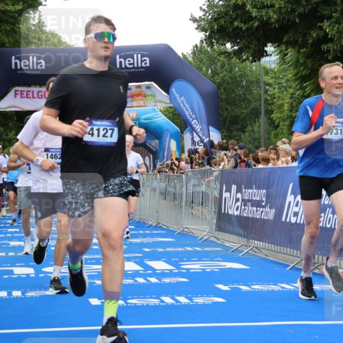 29.06.2025 - hella hamburg halbmarathon Strokosch-Dieckow http://msf.ph/oto/8365634 29.06.2025 10:50:28 Ziel 1750, 3414, 4127, 4247, 5447, 6282, 6795, 7397, 8153, 8576, 8899, 11214, 11455, 12035, 12624, 13812, 14626, 15803, 16806, 17179, 17247, 17319, 18006, 18394 meine-sportfotos.de