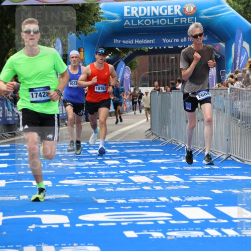 29.06.2025 - hella hamburg halbmarathon Strokosch-Dieckow http://msf.ph/oto/8365636 29.06.2025 10:28:45 Ziel 1953, 2604, 3968, 6090, 10486, 15655, 17428, 18763 meine-sportfotos.de