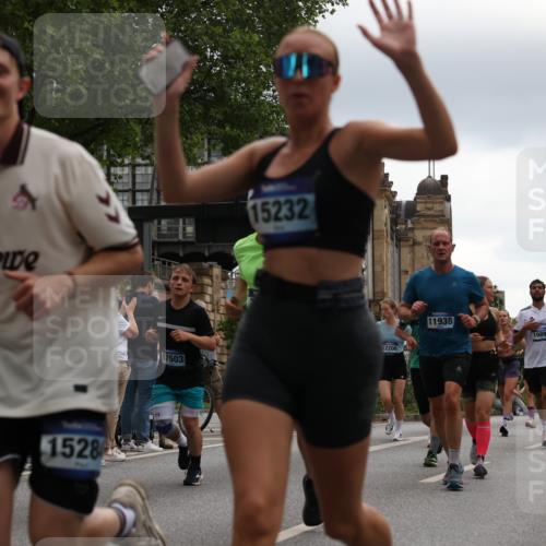 29.06.2025 - hella hamburg halbmarathon Yannick Fuchs http://msf.ph/oto/8365751 29.06.2025 10:53:22 20KM 2006, 2348, 2584, 2957, 2978, 3114, 3181, 3279, 3425, 3983, 4088, 4592, 4796, 5885, 6087, 6202, 6220, 6438, 7031, 7223, 7287, 8290, 10036, 10488, 10587, 10759, 10896, 10943, 11018, 11935, 11938, 12206, 12261, 12564, 12633, 12736, 12779, 12862, 13583, 13761, 14567, 14732, 14902, 14928, 14965, 15232, 15240, 15284, 15785, 16227, 16341, 16754, 16910, 16915, 16980, 17176, 17304, 17503, 17630, 18153, 18327, 18467, 18485, 18716, 18855, 19015, 19160 meine-sportfotos.de