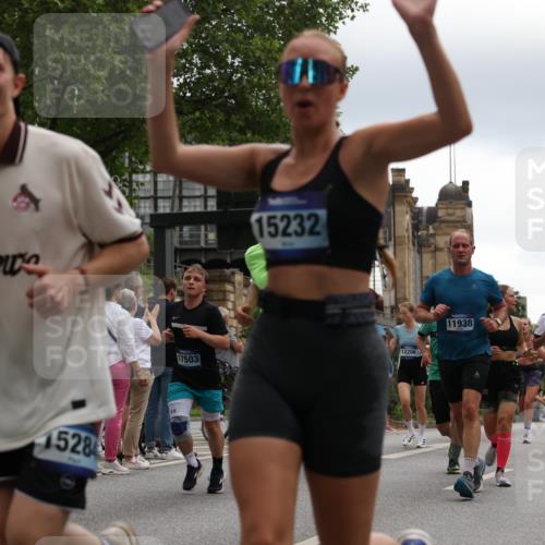 29.06.2025 - hella hamburg halbmarathon Yannick Fuchs http://msf.ph/oto/8365777 29.06.2025 10:53:22 20KM 2006, 2348, 2584, 2957, 2978, 3114, 3181, 3279, 3425, 3983, 4088, 4592, 4796, 5885, 6087, 6202, 6220, 6438, 7031, 7223, 7287, 8290, 10036, 10488, 10587, 10759, 10896, 10943, 11018, 11935, 11938, 12206, 12261, 12564, 12633, 12736, 12779, 12862, 13583, 13761, 14567, 14732, 14902, 14928, 14965, 15232, 15240, 15284, 15785, 16227, 16341, 16754, 16910, 16915, 16980, 17176, 17304, 17503, 17630, 18153, 18327, 18467, 18485, 18716, 18855, 19015, 19160 meine-sportfotos.de