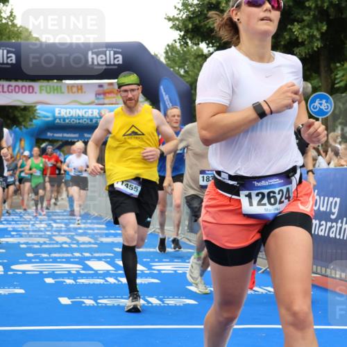 29.06.2025 - hella hamburg halbmarathon Strokosch-Dieckow http://msf.ph/oto/8365857 29.06.2025 10:50:26 Ziel 3414, 4127, 4247, 5447, 6282, 6795, 7397, 8153, 8576, 8899, 11214, 11455, 12035, 12624, 13812, 14034, 14626, 15803, 16806, 17179, 17247, 17319, 18394 meine-sportfotos.de