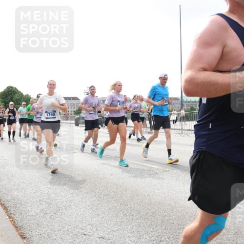 29.06.2025 - hella hamburg halbmarathon Lena Gebhardt http://msf.ph/oto/8366018 29.06.2025 10:39:27 Lombardsbrücke 1138, 1760, 382, 4523, 939, 99, 1760, 1856, 1883, 2092, 2571, 2574, 2578, 2843, 2893, 2976, 2998, 3275, 3353, 3727, 3745, 4298, 4410, 4523, 4603, 4609, 4659, 4855, 4882, 5045, 5701, 6062, 6112, 6321, 6342, 6343, 6427, 6428, 6611, 6719, 6726, 6748, 7053, 7125, 7199, 7341, 7429, 7501, 7506, 7524, 7589, 7684, 7815, 8203, 8243, 8457, 8995, 9393, 9420, 9446, 9569, 9698, 9747, 9777, 9974, 9977, 10001, 10072, 10315, 10512, 10516, 13060 meine-sportfotos.de