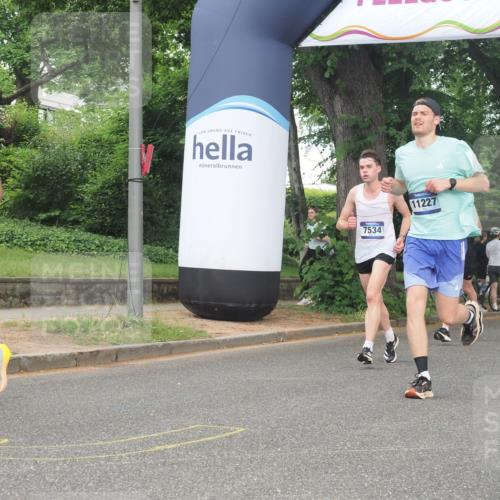 29.06.2025 - hella hamburg halbmarathon KatJ http://msf.ph/oto/8366032 29.06.2025 10:23:03 Zwischen KM18-KM19 1053, 1080, 5193, 6305, 7534 meine-sportfotos.de