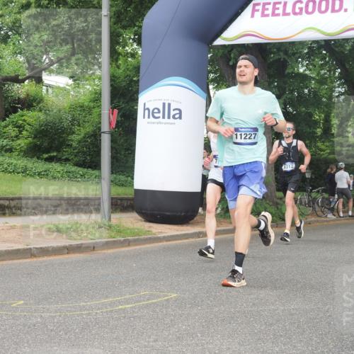 29.06.2025 - hella hamburg halbmarathon KatJ http://msf.ph/oto/8366139 29.06.2025 10:23:03 Zwischen KM18-KM19 1053, 1080, 5193, 6305, 7534 meine-sportfotos.de