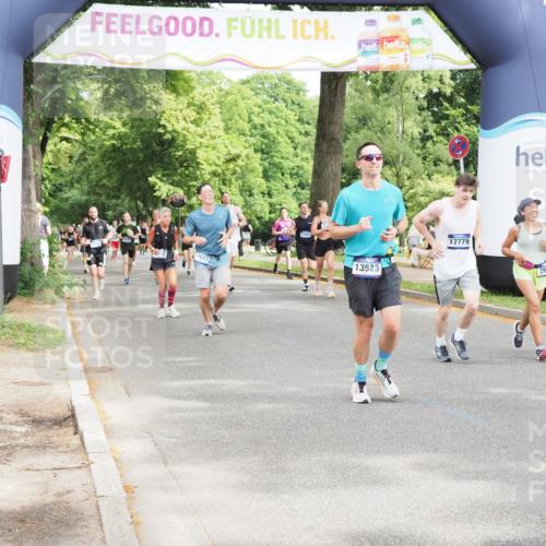 29.06.2025 - hella hamburg halbmarathon MichiJ http://msf.ph/oto/8366193 29.06.2025 10:43:54 Zwischen KM18-KM19 1563, 2417, 2676, 3836, 4940, 5033, 6416, 8542, 9361, 9488, 9907, 13523, 14678, 14867, 17779 meine-sportfotos.de