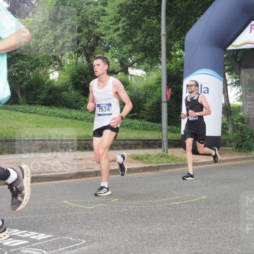 29.06.2025 - hella hamburg halbmarathon KatJ http://msf.ph/oto/8366384 29.06.2025 10:23:05 Zwischen KM18-KM19 1080, 6305, 7534, 8312 meine-sportfotos.de