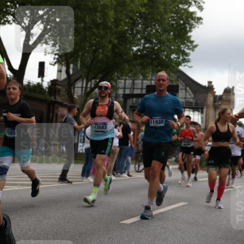 29.06.2025 - hella hamburg halbmarathon Yannick Fuchs http://msf.ph/oto/8366511 29.06.2025 10:53:24 20KM 2006, 2348, 2584, 2957, 2978, 3114, 3181, 3279, 3425, 3983, 4088, 4592, 4796, 5885, 6087, 6220, 6438, 7031, 7223, 7287, 10488, 10587, 10759, 10896, 10943, 11018, 11757, 11935, 11938, 12206, 12261, 12564, 12633, 12736, 12779, 12862, 13583, 13761, 14567, 14732, 14902, 14928, 14965, 15232, 15284, 15785, 16227, 16341, 16754, 16910, 16915, 16980, 17176, 17304, 17503, 17630, 18467, 18485, 18716, 18855, 19015, 19160 meine-sportfotos.de