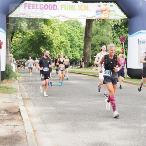 29.06.2025 - hella hamburg halbmarathon MichiJ http://msf.ph/oto/8366516 29.06.2025 10:43:57 Zwischen KM18-KM19 1563, 2417, 2676, 4833, 4940, 4951, 5570, 6835, 9361, 9488, 9907, 11554, 13523, 14867, 17617, 17779 meine-sportfotos.de