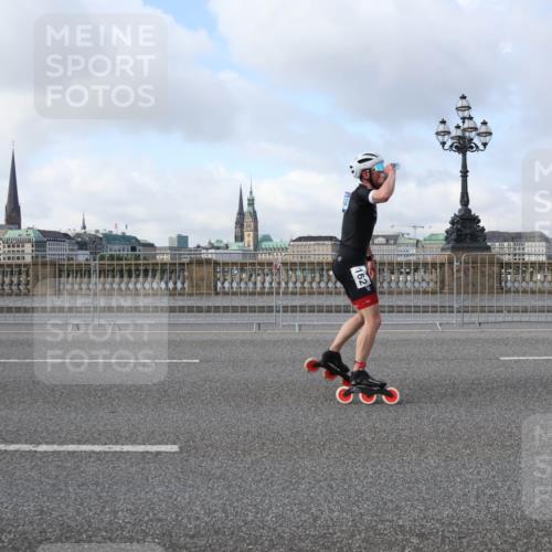 29.06.2025 - hella hamburg halbmarathon Lena Gebhardt http://msf.ph/oto/8366551 29.06.2025 08:49:07 Lombardsbrücke 162 meine-sportfotos.de