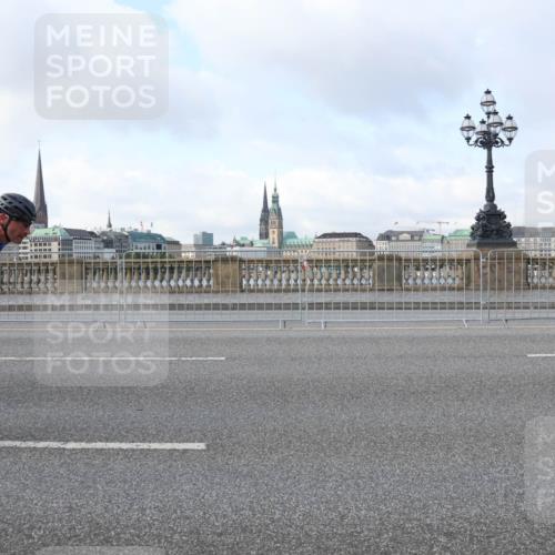 29.06.2025 - hella hamburg halbmarathon Lena Gebhardt http://msf.ph/oto/8366663 29.06.2025 08:49:27 Lombardsbrücke 157 meine-sportfotos.de