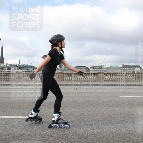 29.06.2025 - hella hamburg halbmarathon Lena Gebhardt http://msf.ph/oto/8366664 29.06.2025 09:10:53 Lombardsbrücke  meine-sportfotos.de
