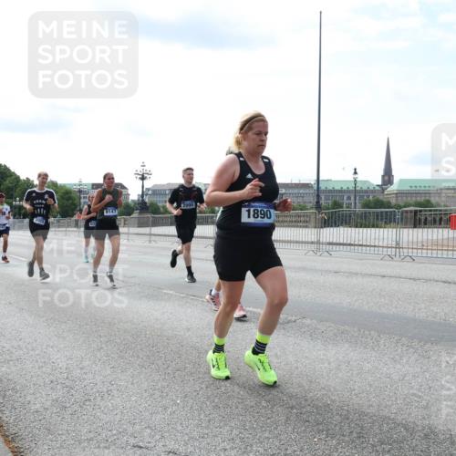 29.06.2025 - hella hamburg halbmarathon Lena Gebhardt http://msf.ph/oto/8366681 29.06.2025 10:14:33 Lombardsbrücke 3020, 8147, 1890, 1406, 1728, 1890, 2046, 2494, 2990, 3020, 3154, 3454, 3691, 3756, 3834, 3939, 4032, 5191, 5670, 5981, 6028, 6083, 6089, 6287, 6366, 6935, 7195, 7209, 7442, 7802, 7840, 7991, 8001, 8055, 8057, 8147, 8409, 8755, 8892, 9173, 9556, 9663, 9709, 9845, 9886, 10224, 10391, 10610, 12467, 12938, 13237, 13285, 13788, 14488, 15840, 16126 meine-sportfotos.de
