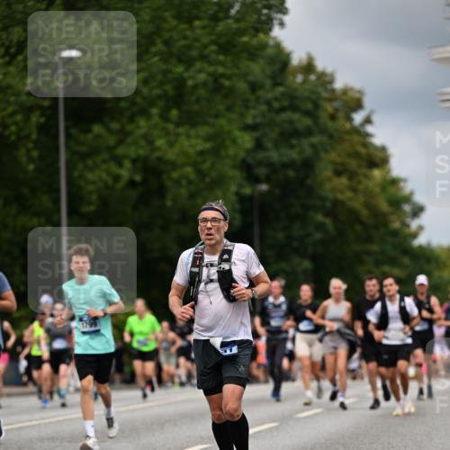 29.06.2025 - hella hamburg halbmarathon Dr. Thomas Lammeyer http://msf.ph/oto/8366695 29.06.2025 10:41:49 Kennedybrücke 1337, 1339, 1799, 1819, 2016, 2031, 2104, 2272, 2480, 2853, 4347, 4442, 4618, 4762, 5146, 5522, 5523, 5640, 5940, 6243, 6584, 6821, 6955, 7085, 7124, 7321, 7544, 8499, 8758, 8811, 8843, 8985, 9288, 9894, 10159, 10476, 10506, 10836, 10919 meine-sportfotos.de