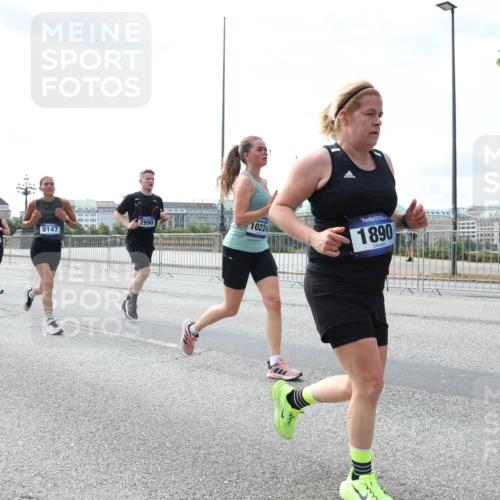 29.06.2025 - hella hamburg halbmarathon Lena Gebhardt http://msf.ph/oto/8366737 29.06.2025 10:14:34 Lombardsbrücke 2990, 8147, 6287, 3020, 10224, 1890, 1071, 1406, 1728, 1890, 2046, 2494, 2601, 2690, 2990, 3020, 3154, 3454, 3691, 3756, 3834, 3939, 4032, 5191, 5670, 5981, 6028, 6083, 6089, 6287, 6366, 6935, 7195, 7209, 7442, 7802, 7840, 7991, 8001, 8055, 8057, 8147, 8409, 8755, 8892, 9173, 9556, 9663, 9709, 9845, 9886, 10224, 10391, 10610, 12467, 12938, 13237, 13285, 14488, 16126 meine-sportfotos.de