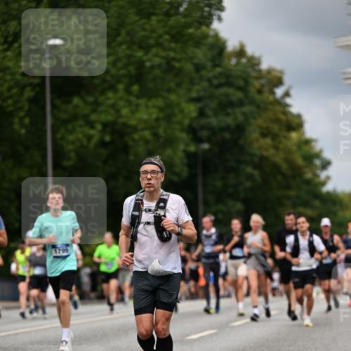 29.06.2025 - hella hamburg halbmarathon Dr. Thomas Lammeyer http://msf.ph/oto/8366740 29.06.2025 10:41:49 Kennedybrücke 1337, 1339, 1799, 1819, 2016, 2031, 2104, 2272, 2480, 2853, 4347, 4442, 4618, 4762, 5146, 5522, 5523, 5640, 5940, 6243, 6584, 6821, 6955, 7085, 7124, 7321, 7544, 8499, 8758, 8811, 8843, 8985, 9288, 9894, 10159, 10476, 10506, 10836, 10919 meine-sportfotos.de