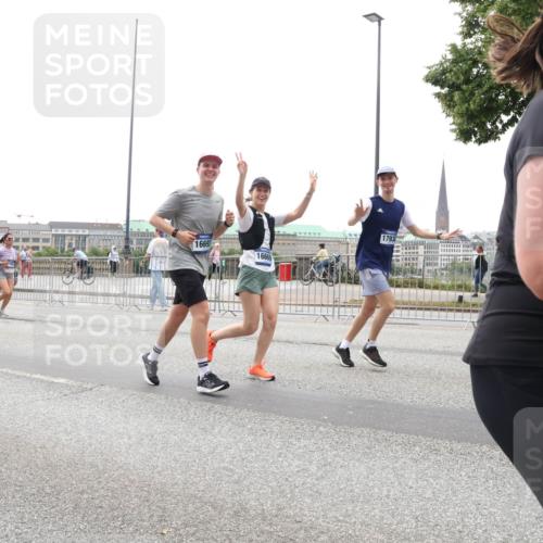 29.06.2025 - hella hamburg halbmarathon Lena Gebhardt http://msf.ph/oto/8366748 29.06.2025 10:48:37 Lombardsbrücke 1793, 1669, 1142, 1157, 1167, 1584, 1645, 2037, 2195, 2418, 2437, 2438, 2475, 2627, 2650, 2716, 2756, 2792, 2909, 2958, 3215, 3224, 3320, 3504, 3661, 3679, 3933, 4588, 5010, 5585, 5781, 5952, 6143, 6437, 7062, 7203, 7532, 7947, 7948, 8461, 8521, 8719, 8760, 8948, 9552, 9775, 9787, 9921, 10059, 10145, 10204, 10366, 10524, 10654, 10656, 11364, 11365, 11742, 13814, 13845, 15715, 16498, 16499, 16701 meine-sportfotos.de